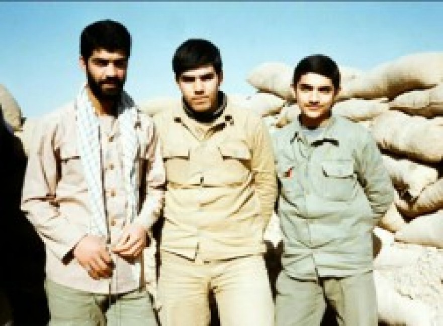 عکسی سه نفره، آخرین یادگاری مشترک سه شهید بسیجی عکسی سه نفره، آخرین یادگاری مشترک سه شهید بسیجی