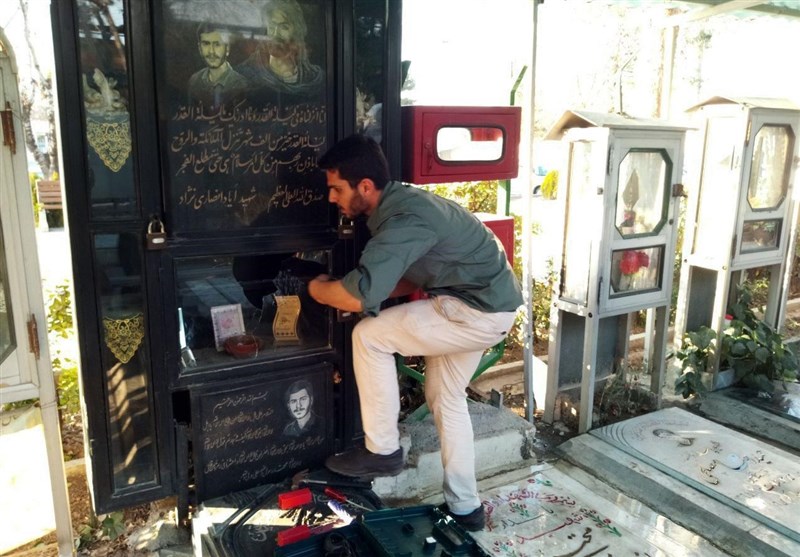 خانه تکانی صلواتی گلزار شهدای تهران+عکس خانه تکانی صلواتی گلزار شهدای تهران+عکس