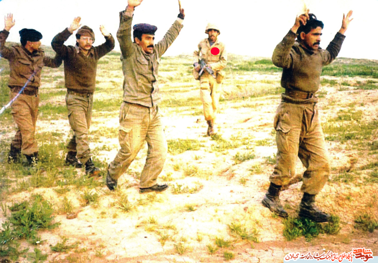 دشمن در اسارت دلاور مرد گیلانی+عکس دشمن در اسارت دلاور مرد گیلانی+عکس