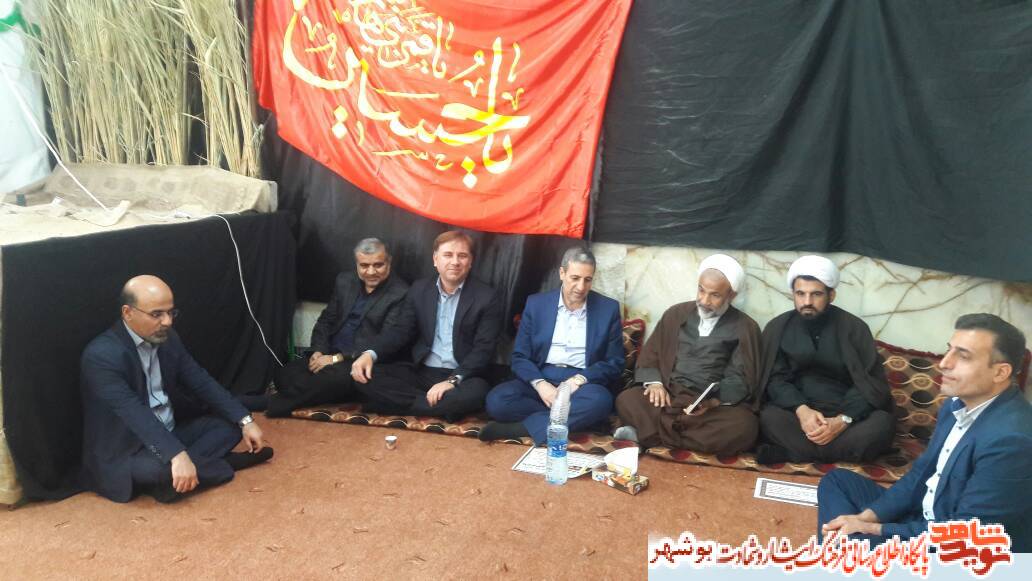 خانواده شهدا همچون ستارگانی در تارک کشور میدرخشند خانواده شهدا همچون ستارگانی در تارک کشور میدرخشند
