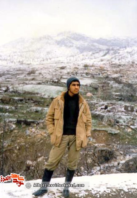 بوسه آخر مادر بر گونه پسری که شهید می شود