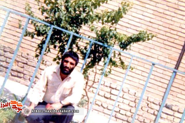 نگاهی به زندگی شهید«ولی کریمی» نگاهی به زندگی شهید«ولی کریمی»
