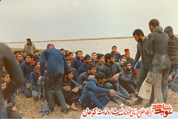 لشکر 41 ثارالله در عملیات والفجر 8/ رزمندگان به مرزهای کویت رسیدند لشکر 41 ثارالله در عملیات والفجر 8/ رزمندگان به مرزهای کویت رسیدند