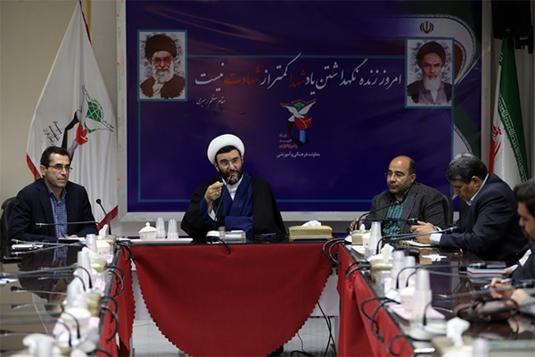 ترویج ایثار اجتماعی زمینهساز رشد انسان متعالی است/ضرورت تحول مفهومی در بستر فرهنگ عمومی در حوزه ارزشهای ایثارگری ترویج ایثار اجتماعی زمینهساز رشد انسان متعالی است/ضرورت تحول مفهومی در بستر فرهنگ عمومی در حوزه ارزشهای ایثارگری