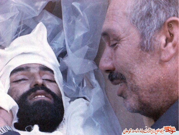 شهید «علی اصغر صانعی»: همیشه در خط امام(ره) قدم بردارید شهید «علی اصغر صانعی»: همیشه در خط امام(ره) قدم بردارید