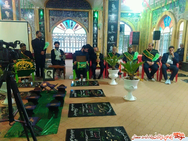 حضور خدام حضرت معصومه (س) در گلزار شهدای گرمسار به مناسبت هفته کرامت حضور خدام حضرت معصومه (س) در گلزار شهدای گرمسار به مناسبت هفته کرامت