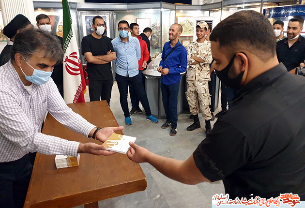 تصاویر/ بازدید فرماندهان و سربازان هوا و فضا از موزه شهدا اصفهان تصاویر/ بازدید فرماندهان و سربازان هوا و فضا از موزه شهدا اصفهان