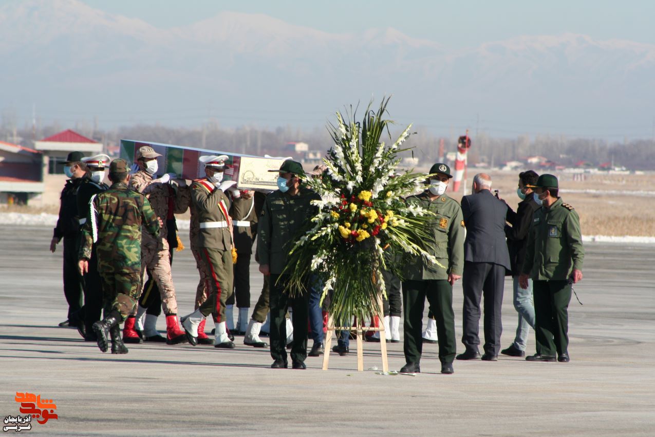 گزارش تصویری/ پیکر مطهر ۴ شهید گمنام وارد فرودگاه ارومیه شد