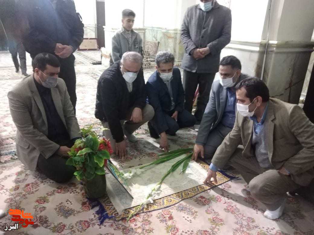 گزارش تصویری| ادای احترام به مقام شهید در گلزار شهدای اشتهارد