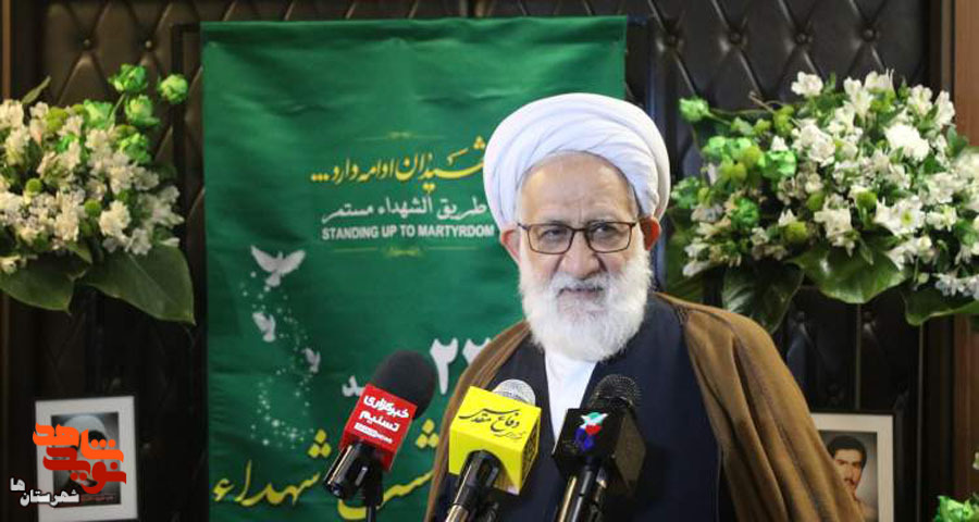 بنیاد شهید و امور ایثارگران به عنوان یکی از زیرساخت‌های دفاعی باید تقویت شود