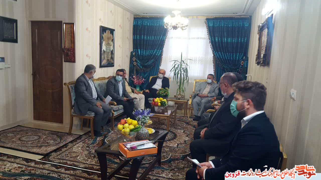 تجلیل از خانواده‌های شهدا تجلیل از ارزش‌ها است