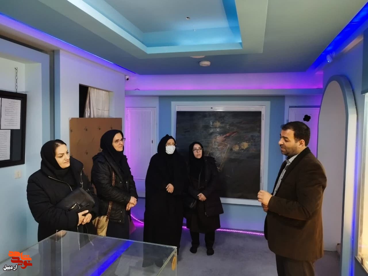 بازدید کارمندان اداره پست از موزه شهدای اردبیل+عکس