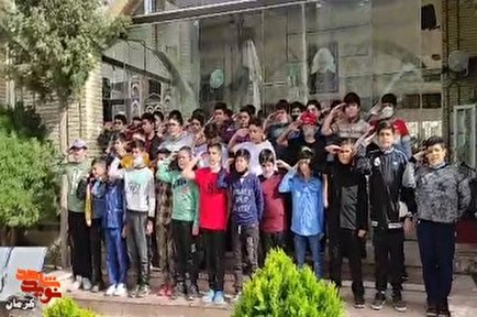 اجرای سرود سلام فرمانده بر سر مزار سردار دلها