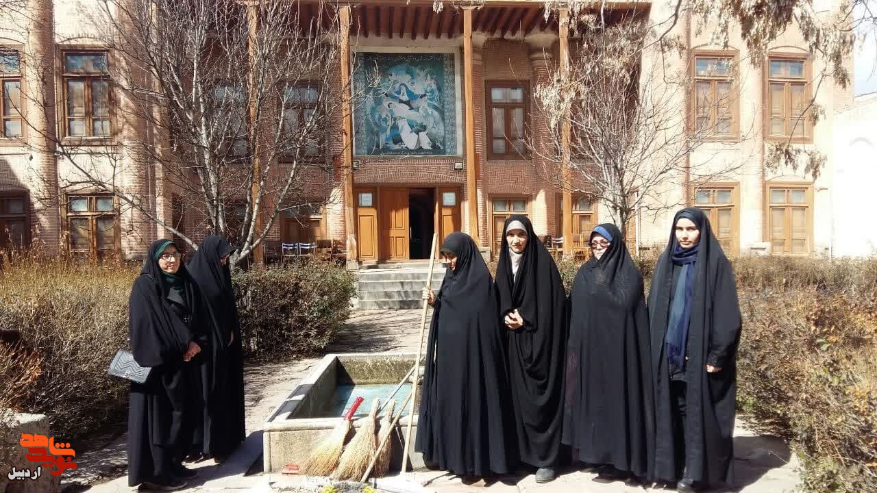 غبار روبی و عطر افشانی موزه شهدای اردبیل