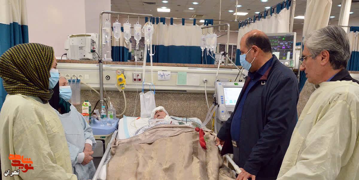 مدیرکل بنیاد شهید و امور ایثارگران تهران بزرگ از جانبازان و پدران شهدا بستری در بیمارستان عیادت کرد مدیرکل بنیاد شهید و امور ایثارگران تهران بزرگ از جانبازان و پدران شهدا بستری در بیمارستان عیادت کرد