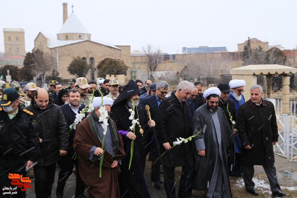 برگزاری آئین عطرافشانی شهدای ارامنه برگزاری آئین عطرافشانی شهدای ارامنه
