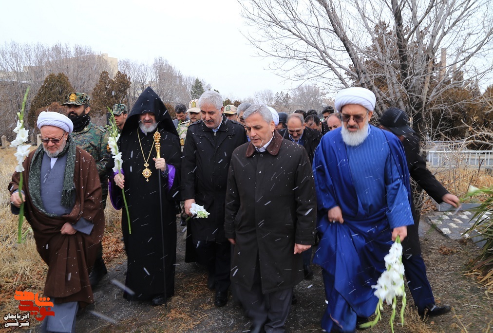 برگزاری آئین عطرافشانی شهدای ارامنه برگزاری آئین عطرافشانی شهدای ارامنه