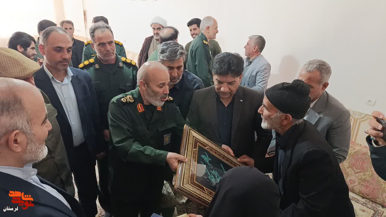 دیدار جانشین فرمانده سپاه قدس با خانواده شهید مدافع حرم «قدرت اله عبدیان»