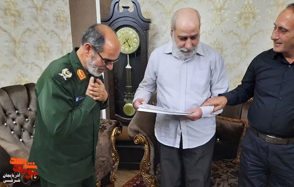 سلمانی و فرمانده سپاه عاشورا در تبریز با خانواده شهدا و ایثارگران دیدار کردند سلمانی و فرمانده سپاه عاشورا در تبریز با خانواده شهدا و ایثارگران دیدار کردند