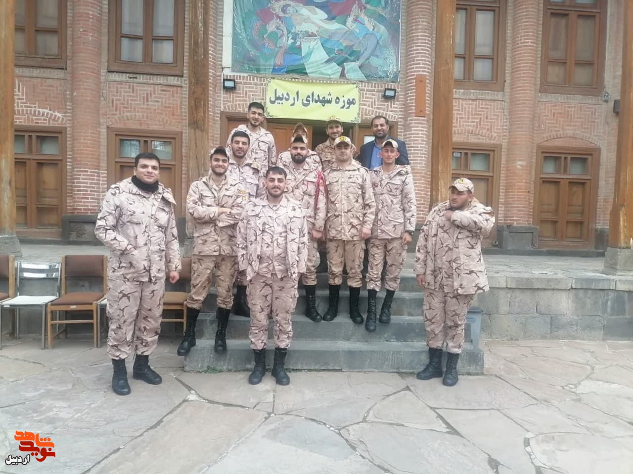 بازدید سربازان فرودگاه اردبیل از موزه شهدا+ عکس