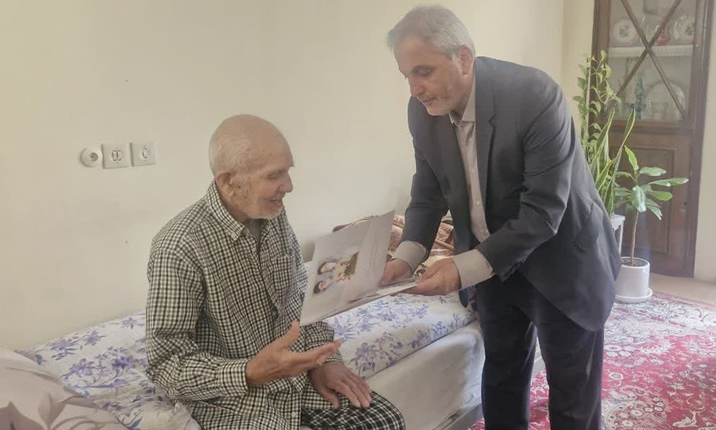 ​​​​​​​سلمانی به ملاقات پدر شهید «قصابی» رفت