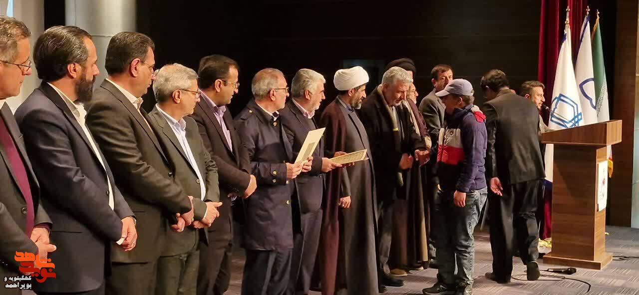 آیین تجلیل از دانشجویان و دانش آموزان  ممتاز شاهد  ایثارگرکهگیلویه وبویراحمد در سالن دکتر عسکریان دانشگاه یاسوج برگزار شد.