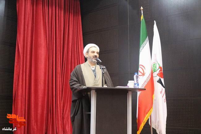 شهادت، هنر مردان خدا و خط سرخ هویت انقلاب اسلامی است شهادت، هنر مردان خدا و خط سرخ هویت انقلاب اسلامی است