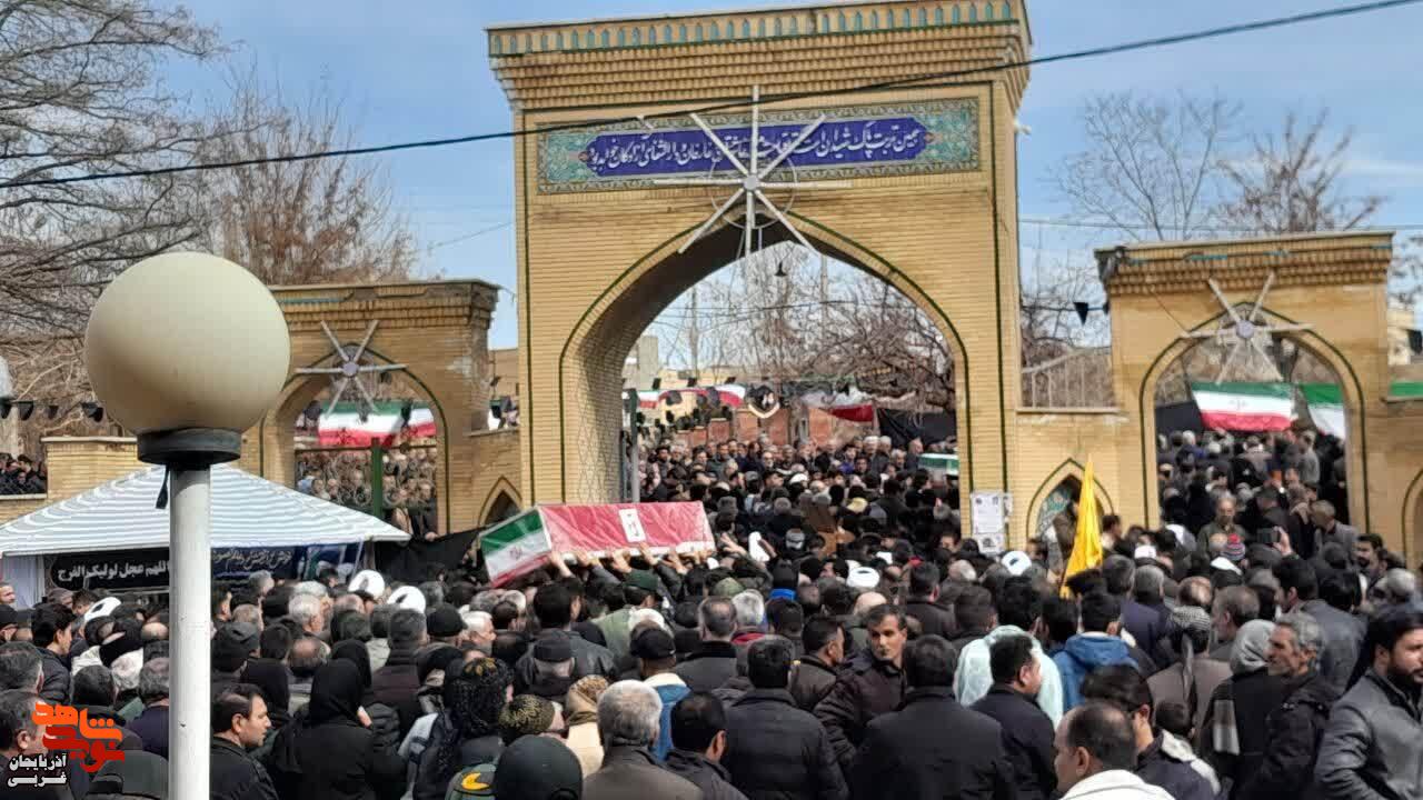 تشییع با شکوه دو شهید والامقام در شهرستان تکاب