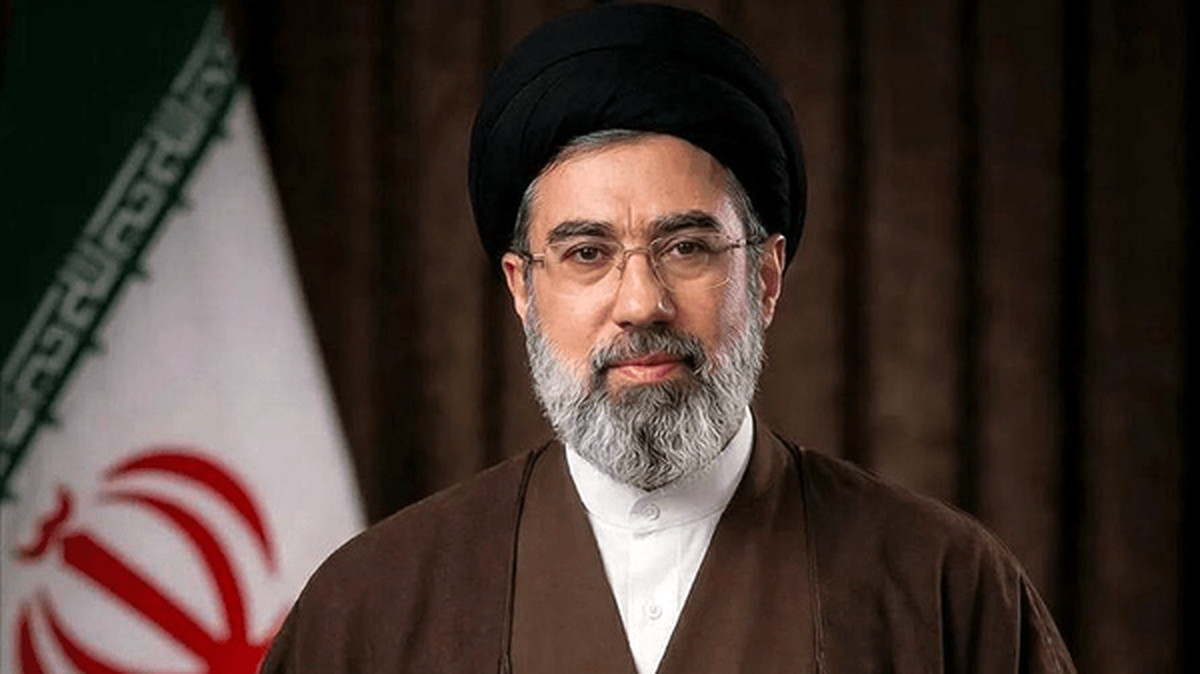 بیعت خانواده‌های معظم شاهد و ایثارگر با آیت‌الله سید مجتبی خامنه‌ای