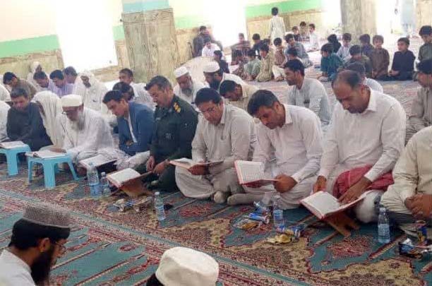 ویژه برنامه شهدای خدمت در مسجد جامع روستای کریم آباد بخش کیشکور شهرستان سرباز برگزار شد