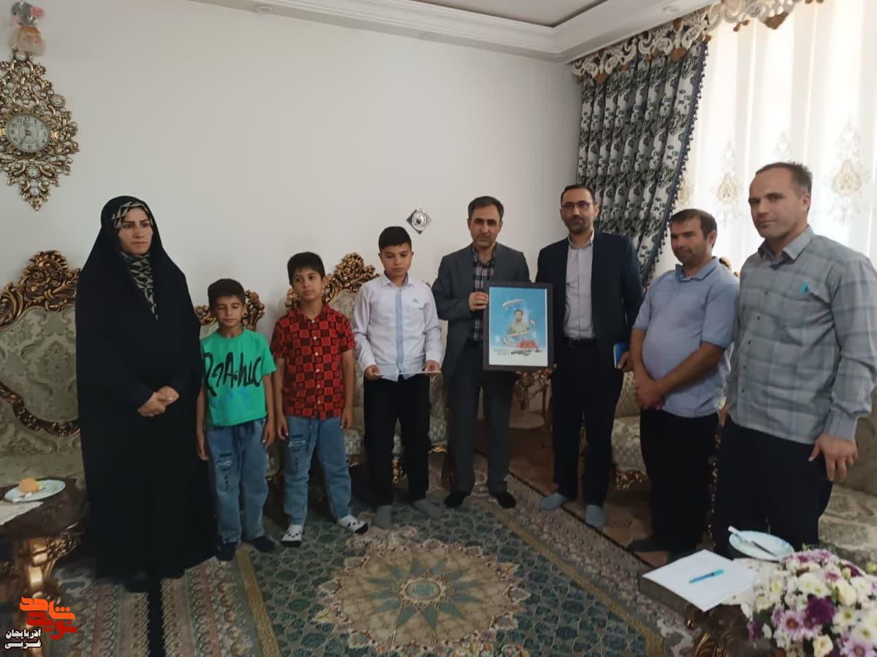 دیدار و تجلیل از خانواده های معظم شهدای شهر نازک علیا