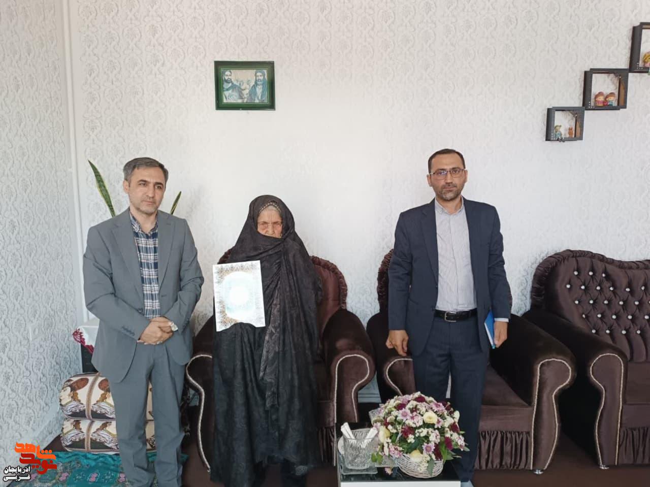 دیدار و تجلیل از خانواده های معظم شهدای شهر نازک علیا