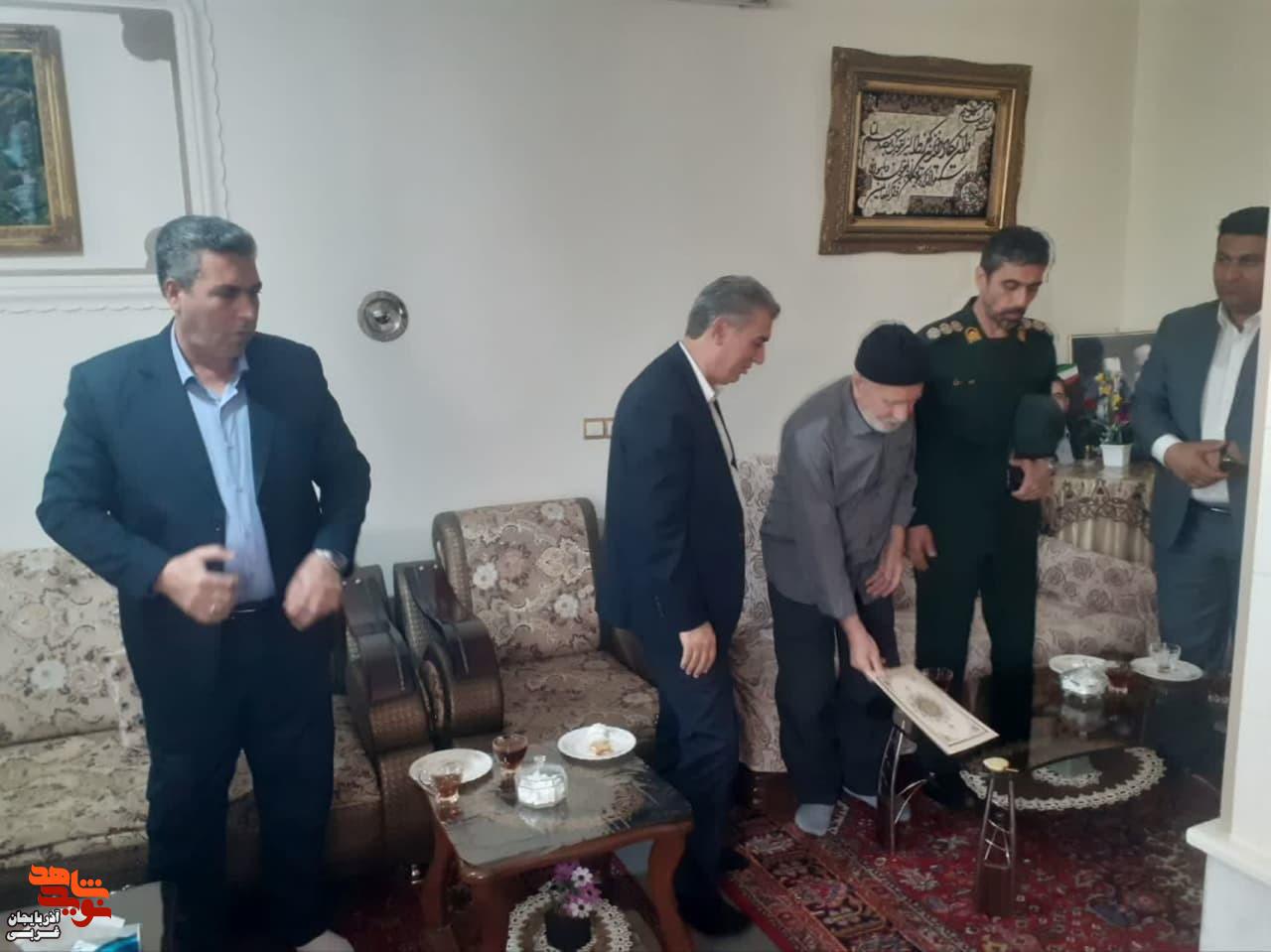 دیدار و تجلیل از خانواده معظم شهدا شهر سلماس