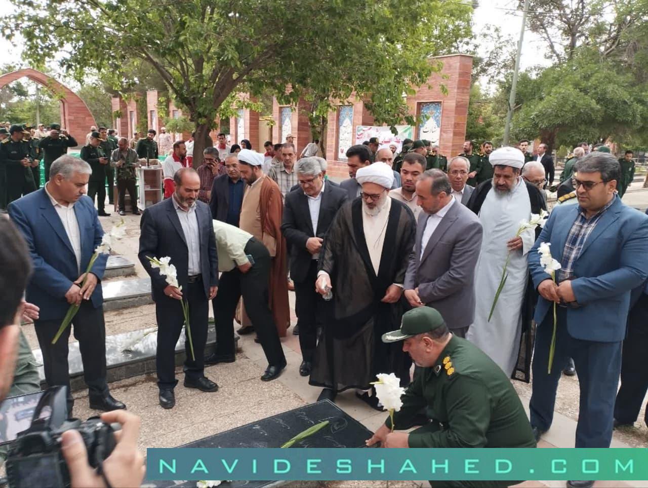 مراسم گرامیداشت سالروز آزادسازی خرمشهر  و عطر افشانی و گلباران مزار مطهر شهدا شهر میاندوآب