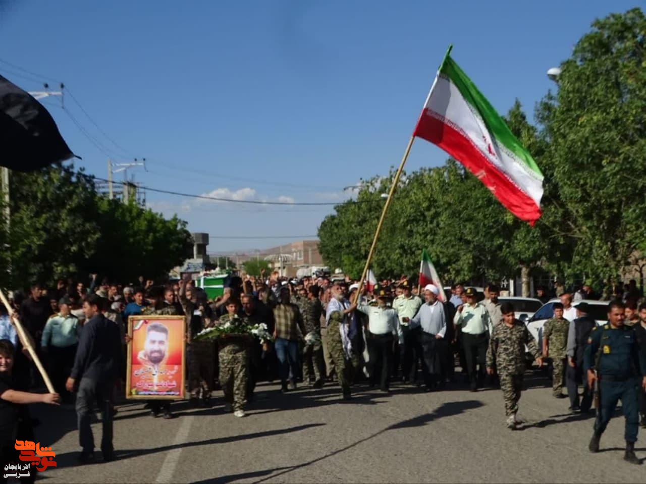 برگزاری آیین تشییع و خاکسپاری پیکر شهید مدافع وطن در شهدای شاهین دژ