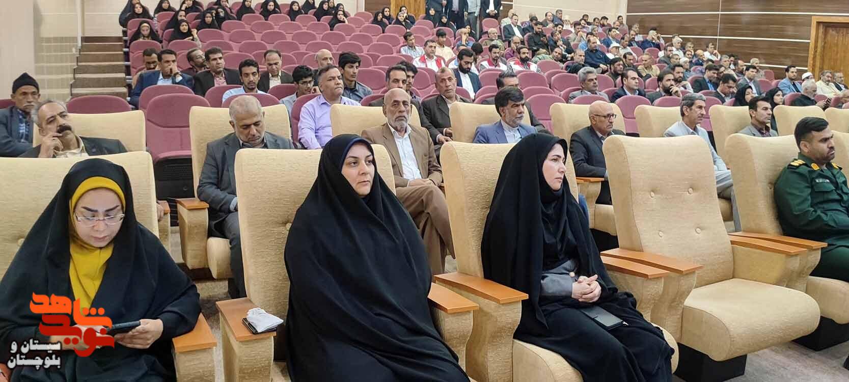 یکی از مهم‌ترین رموز ماندگاری نظام مقدس جمهوری اسلامی زنده نگه داشتن یاد و خاطره شهداست