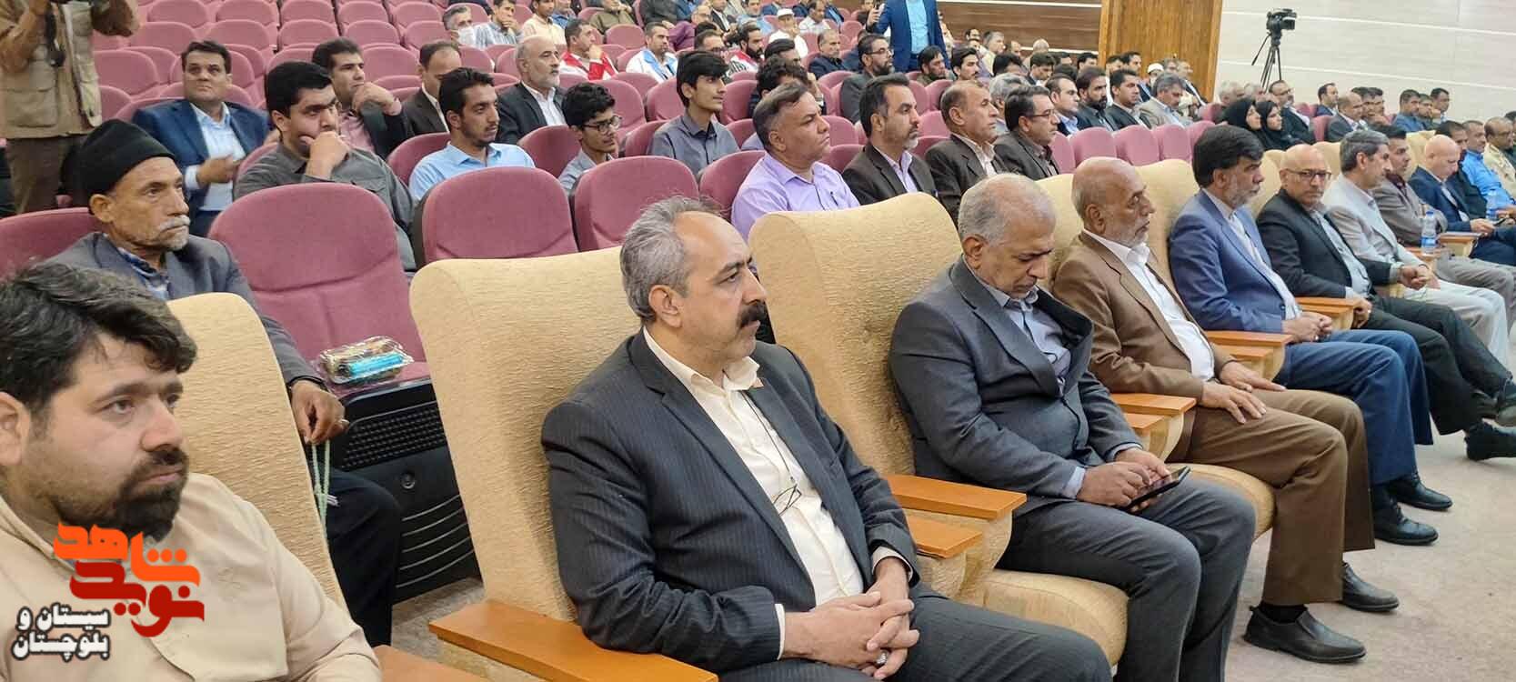 یکی از مهم‌ترین رموز ماندگاری نظام مقدس جمهوری اسلامی زنده نگه داشتن یاد و خاطره شهداست
