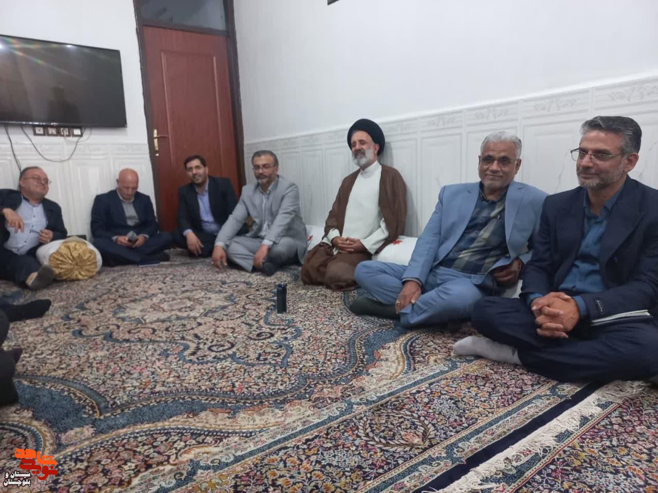 نماینده ولی‌ فقیه در بنیاد شهید و امور ایثارگران کشور با خانواده‌های معظم شهدا و ایثارگران در زاهدان دیدار کرد