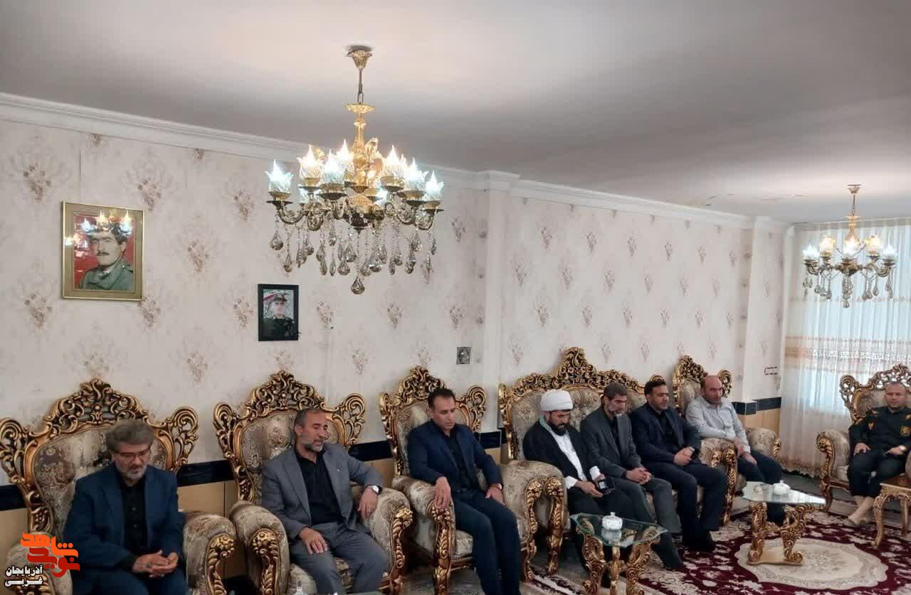 دیدار و دلجویی جمعی از مسئولان استانی و شهرستان میاندوآب از خانواده شهید والا مقام
