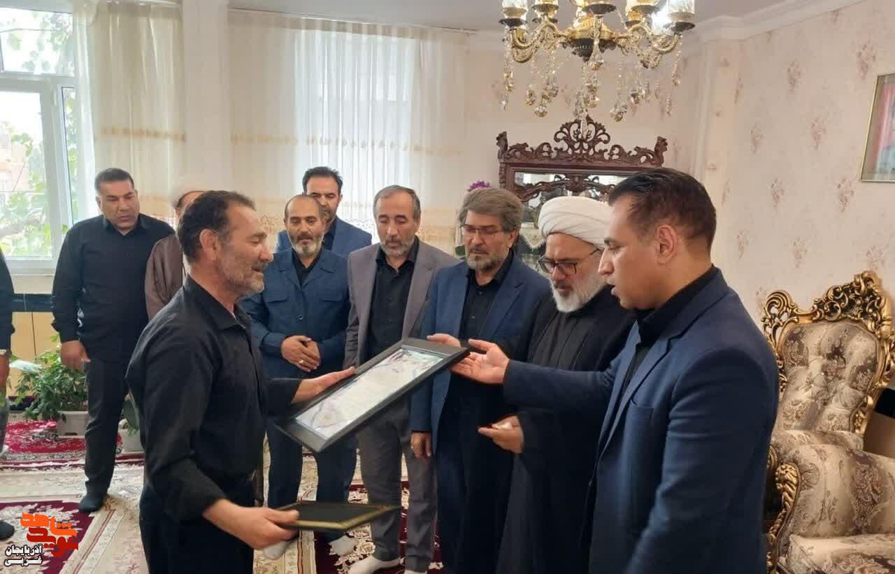 دیدار و دلجویی جمعی از مسئولان استانی و شهرستان میاندوآب از خانواده شهید والا مقام