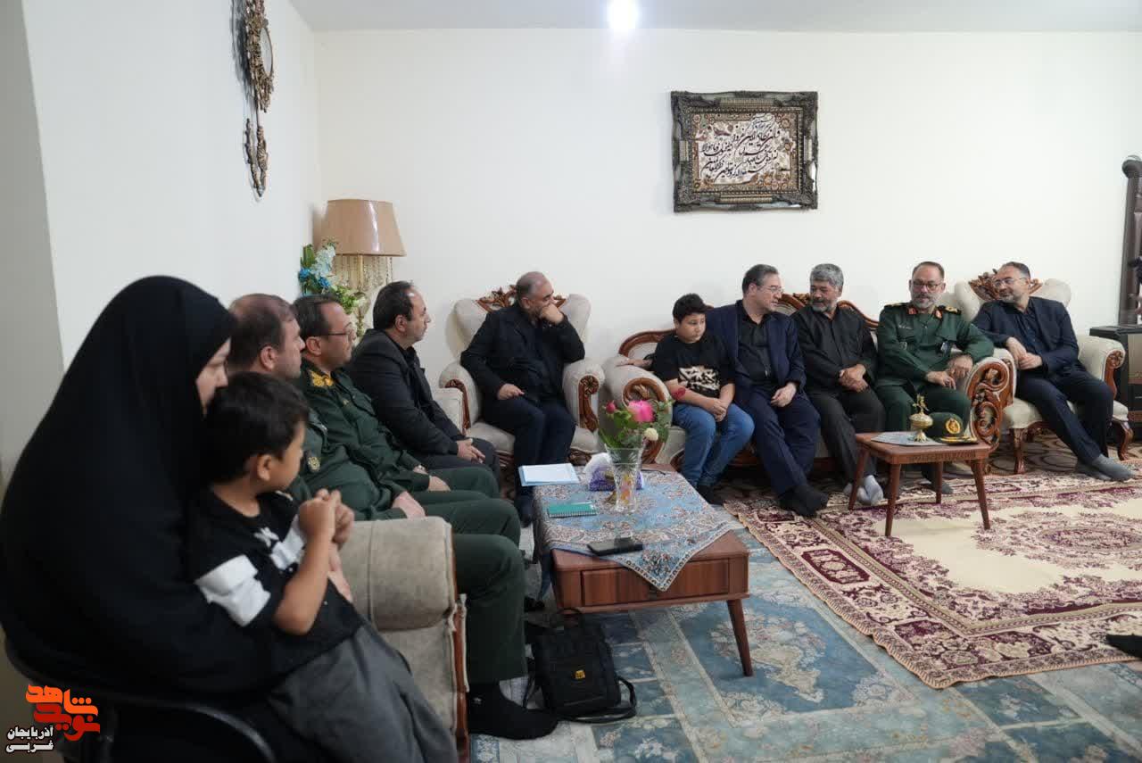 تکریم خانواده شهدای اقتدار ایران در ارومیه با حضور استاندار آذربایجان غربی و مدیرکل بنیاد شهید و امورایثارگران استان