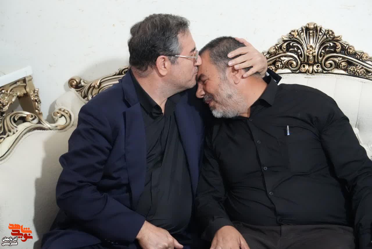تکریم خانواده شهدای اقتدار ایران در ارومیه با حضور استاندار آذربایجان غربی و مدیرکل بنیاد شهید و امورایثارگران استان