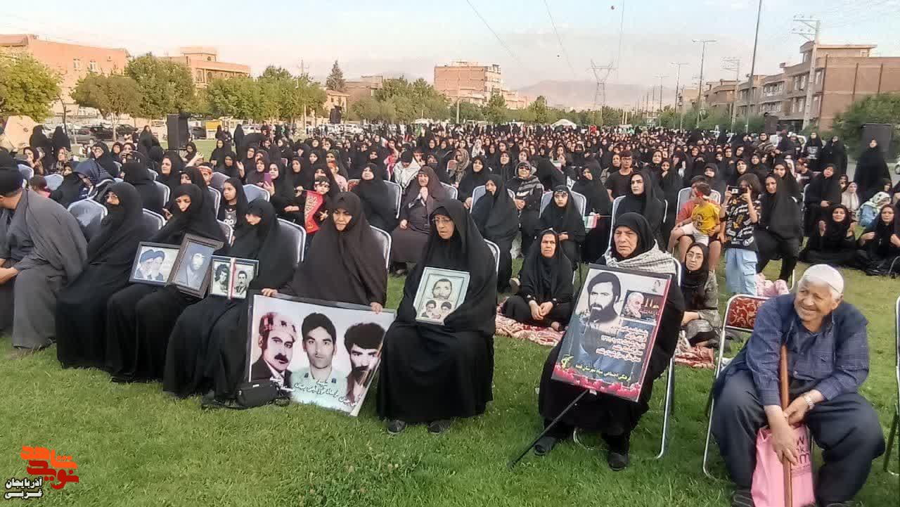 طنین انداز شدن پیام مقاومت در اجتماع بانوان زینبیون شاهد و ایثارگر  شهرستان نقده