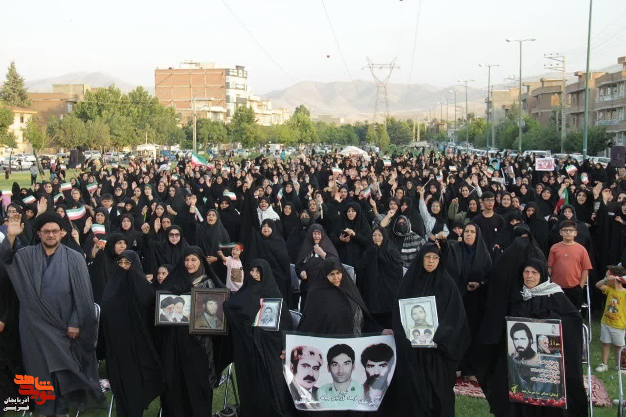 طنین انداز شدن پیام مقاومت در اجتماع بانوان زینبیون شاهد و ایثارگر  شهرستان نقده