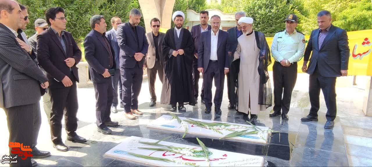 ادای احترام مسئولین استانی و شهرستان تکاب به مقام شامخ شهدای شهرستان تکاب