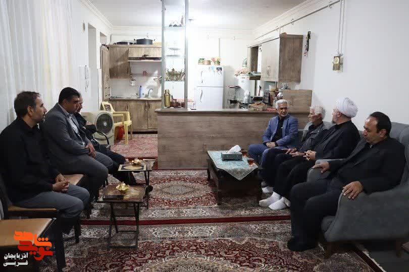 دیدار معاون بهداشت و درمان بنیاد شهید و امورایثارگران و مدیرکل بنیاد آذربایجان غربی با خانواده تعدادی از شهدای اقتدار در ارومیه