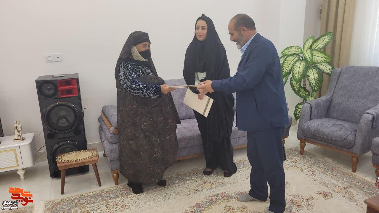 دیدار و دلجویی جمعی از مسئولان شهرستان میاندوآب از خانواده شاهد و ایثارگر