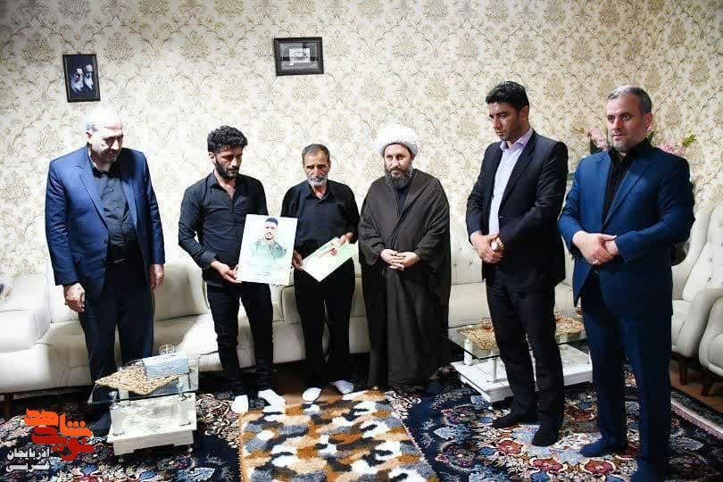 دیدار مسئولین شهرستان خوی با خانواده معظم شهید سیدمحمد موسوی و شهید امیرحسین باقرلو