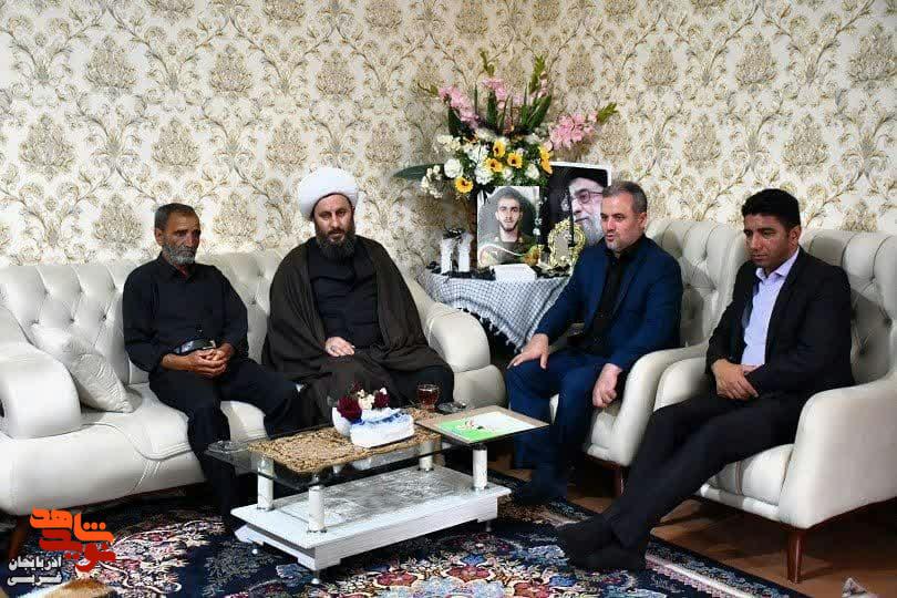 دیدار مسئولین شهرستان خوی با خانواده معظم شهید سیدمحمد موسوی و شهید امیرحسین باقرلو