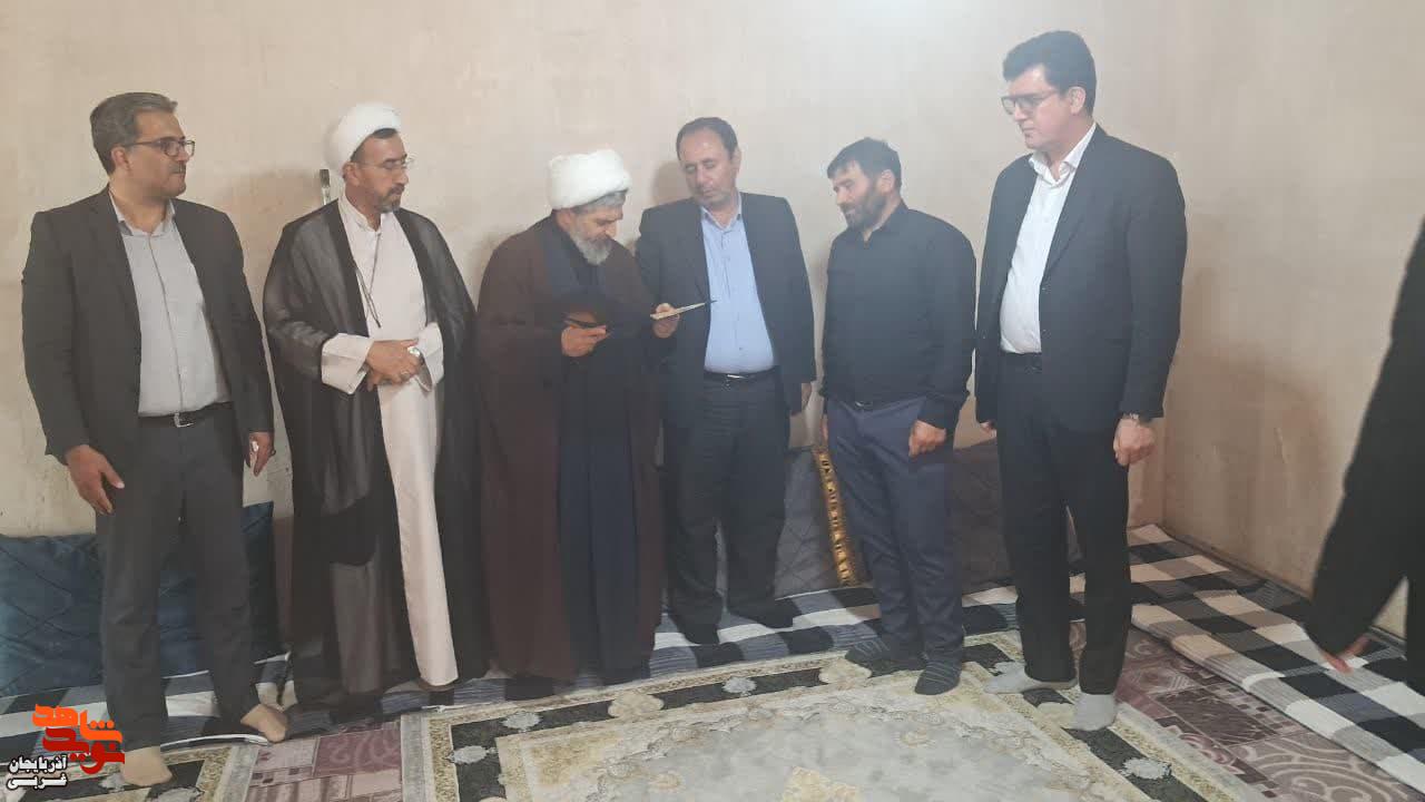 دیدار مدیرکل بنیاد شهید و امورایثارگران آذربایجان غربی با خانواده شهید «آرکان آخش» در شوط